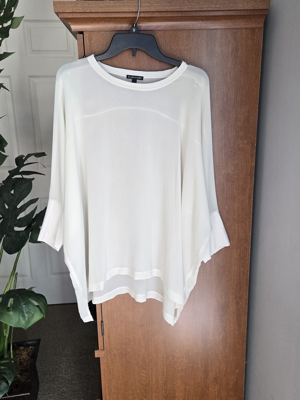 100% Silk Eileen Fisher Sheer Cream Flowing Pullover Blouse